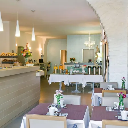 Otel Western Du Roy D'aragon 3*