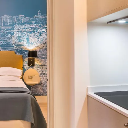 Western Du Roy D'aragon Otel