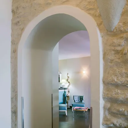 فندق Western Du Roy D'aragon 3*