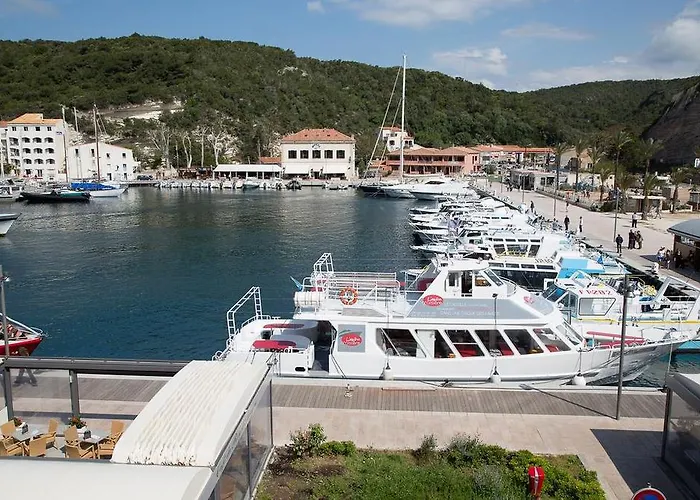 Western Du Roy D'aragon Bonifacio (Corsica)