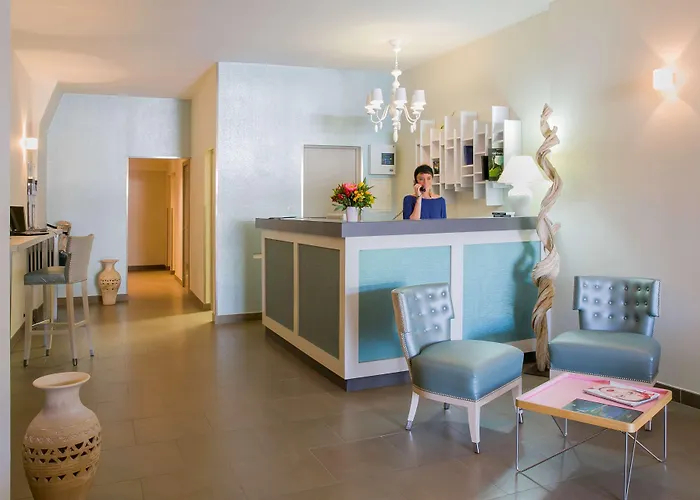 Western Du Roy D'aragon Bonifacio (Corsica)