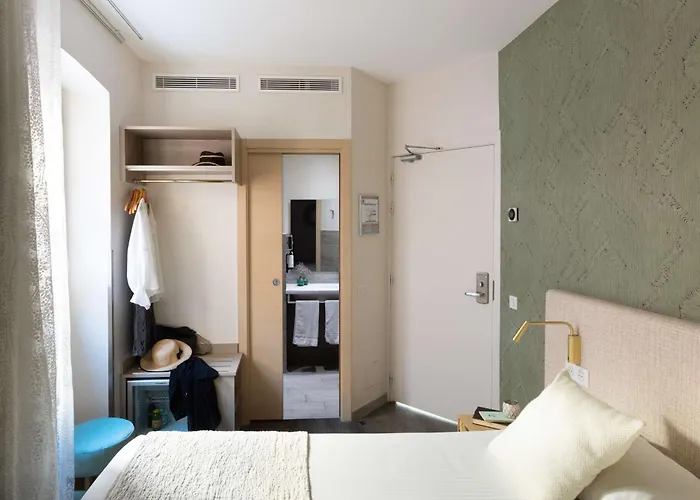 Western Du Roy D'aragon Hotel 3*