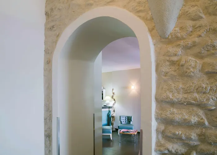 Hotel Western Du Roy D'aragon 3*