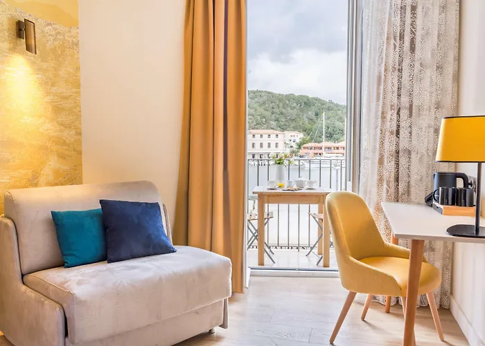 Western Du Roy D'aragon Hotel 3*