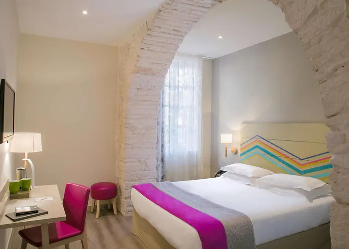 Western Du Roy D'aragon Hotel